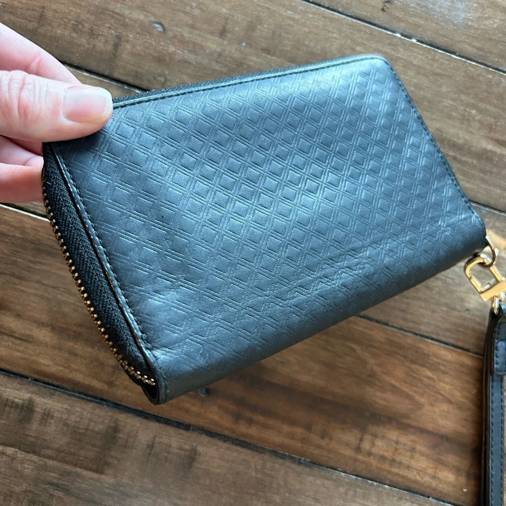 Tory Burch Embossed Marion Black Quilted Wallet Wristlet
